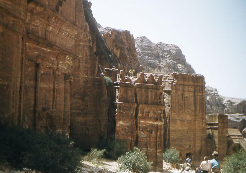 Petra05e Emerging from the Siq into the valley.